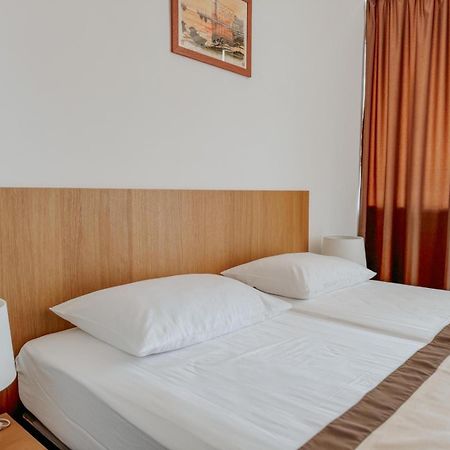 Baška Voda Motel Ljetni Raj المظهر الخارجي الصورة