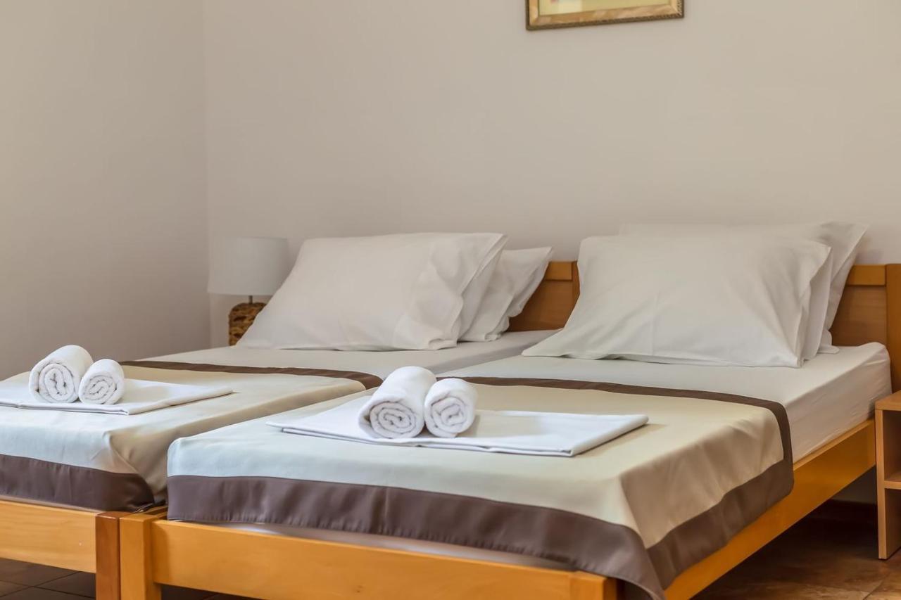 Baška Voda Motel Ljetni Raj المظهر الخارجي الصورة