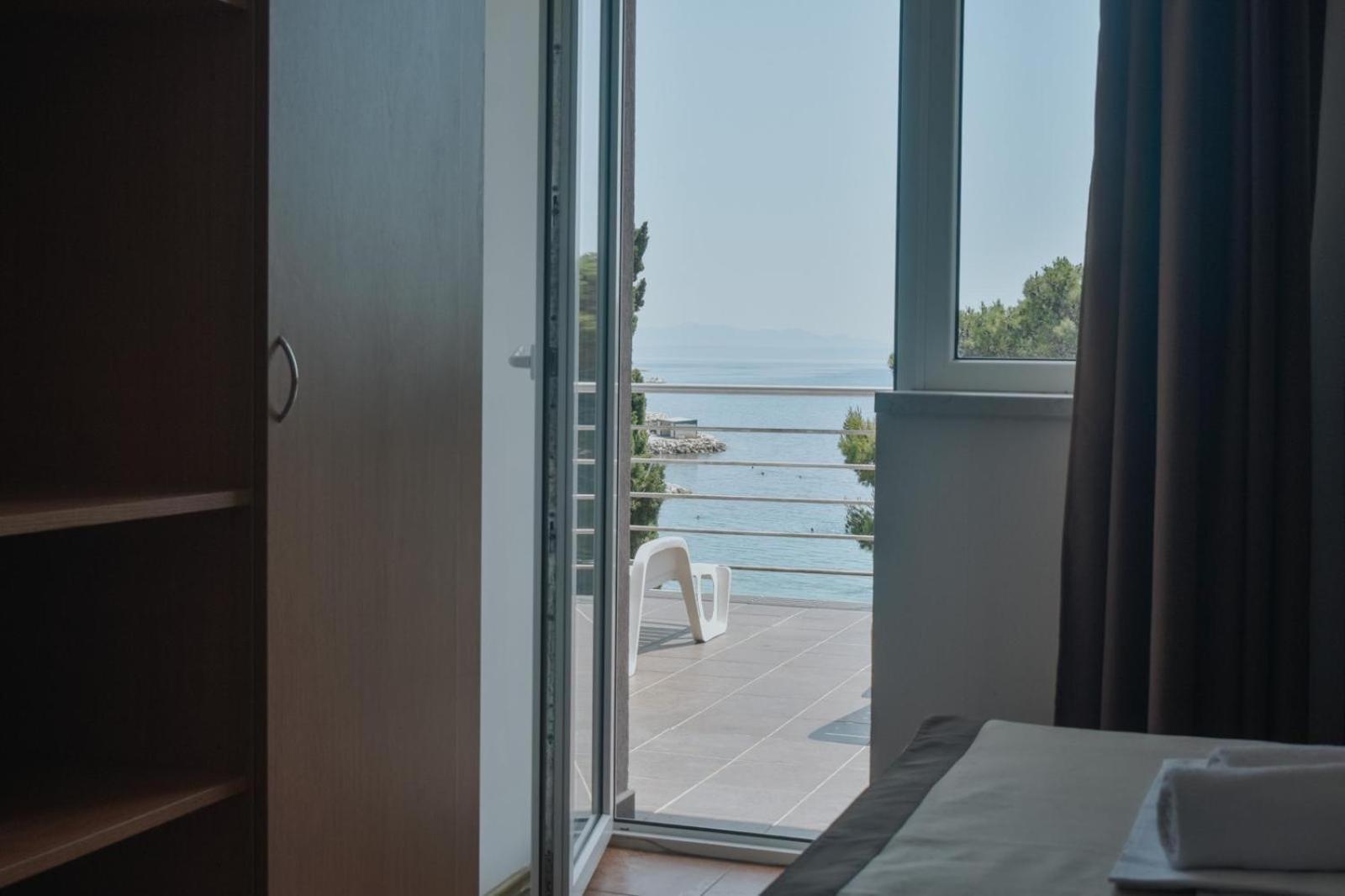 Baška Voda Motel Ljetni Raj المظهر الخارجي الصورة